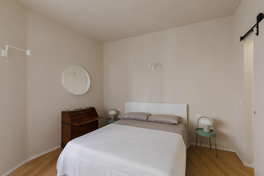 Modern Spacious On The Tevere Apartment