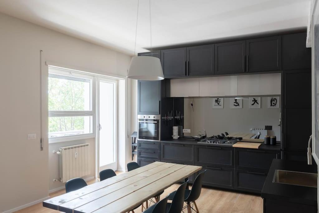 Modern Spacious On The Tevere Apartment Rom